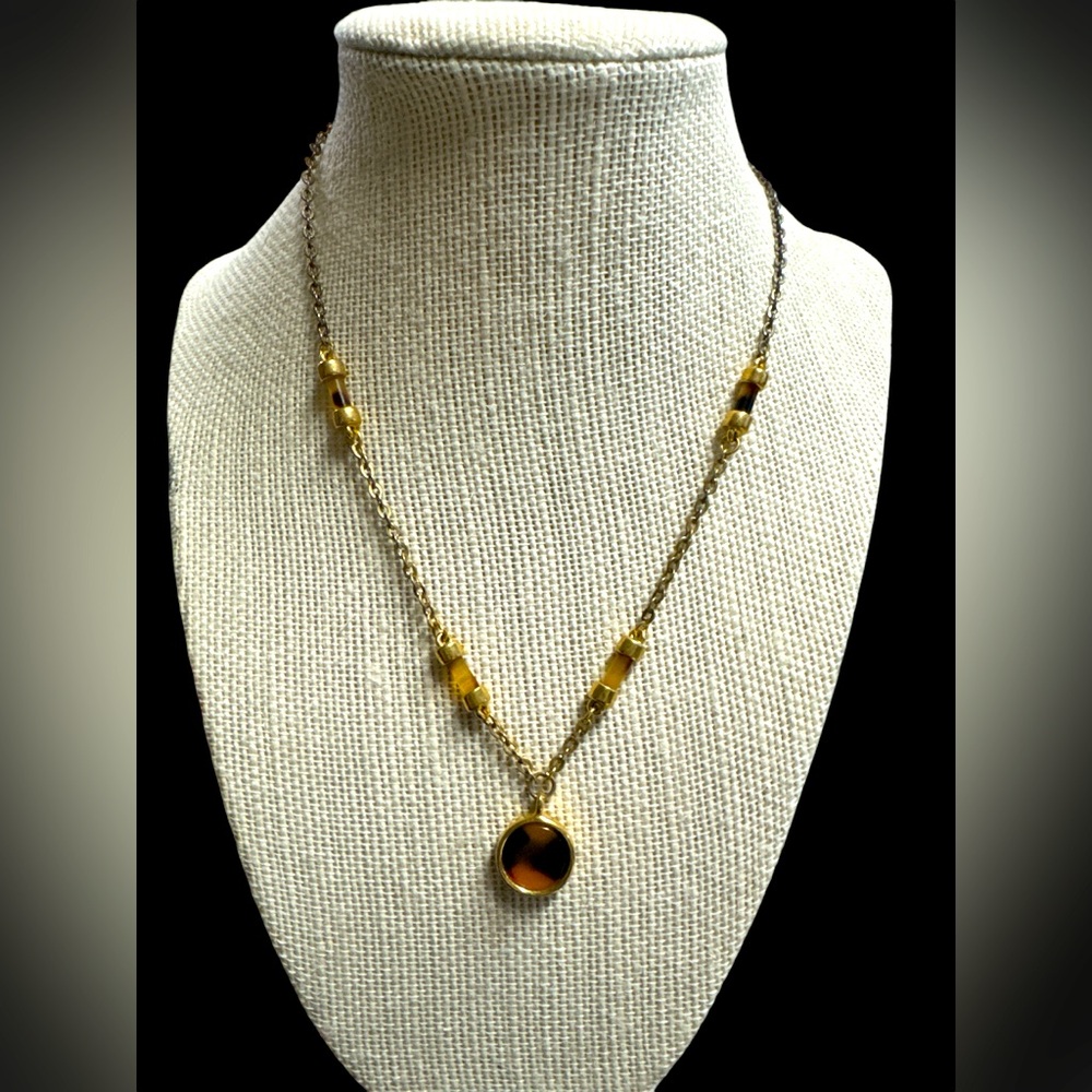 Nine West Goldtone Lucite  Amber looking Costume Necklace. Dainty. (C-F)